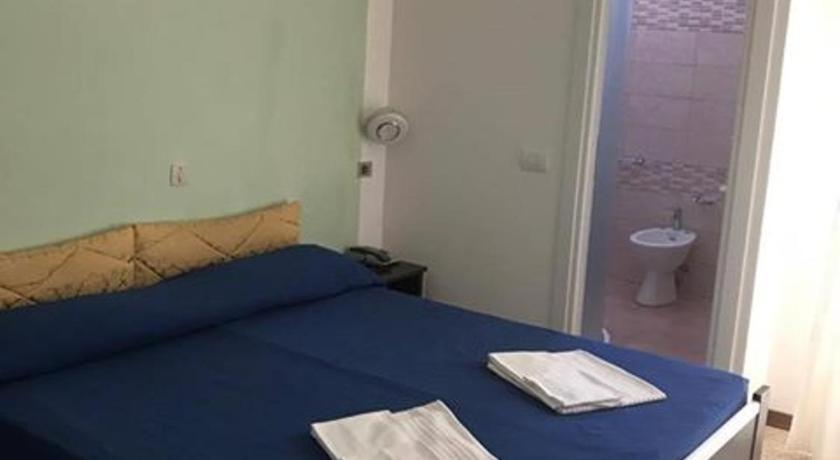 Hotel Riviera Nuova Gestione Католика Екстериор снимка