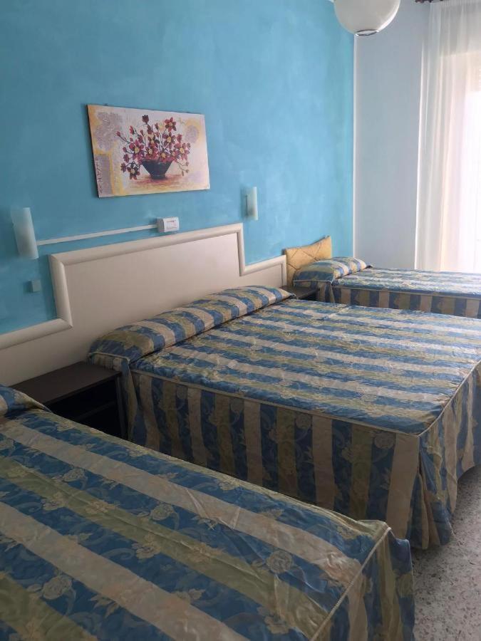 Hotel Riviera Nuova Gestione Католика Екстериор снимка