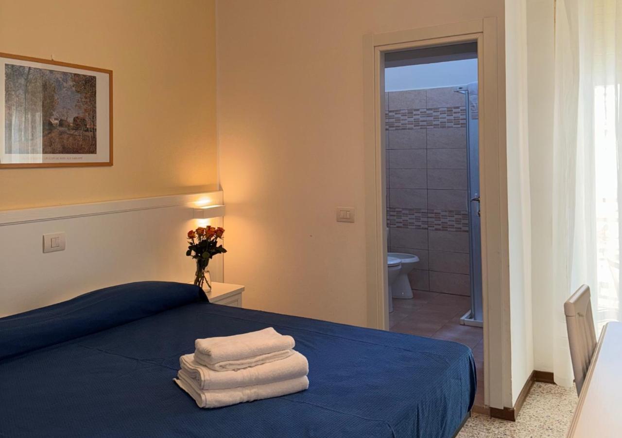 Hotel Riviera Nuova Gestione Католика Екстериор снимка