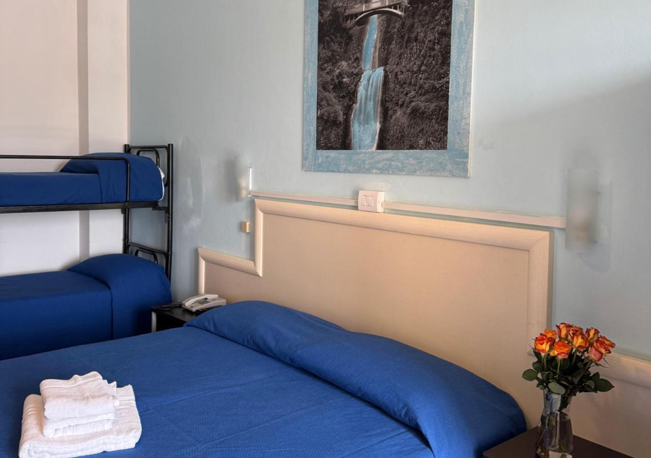 Hotel Riviera Nuova Gestione Католика Екстериор снимка