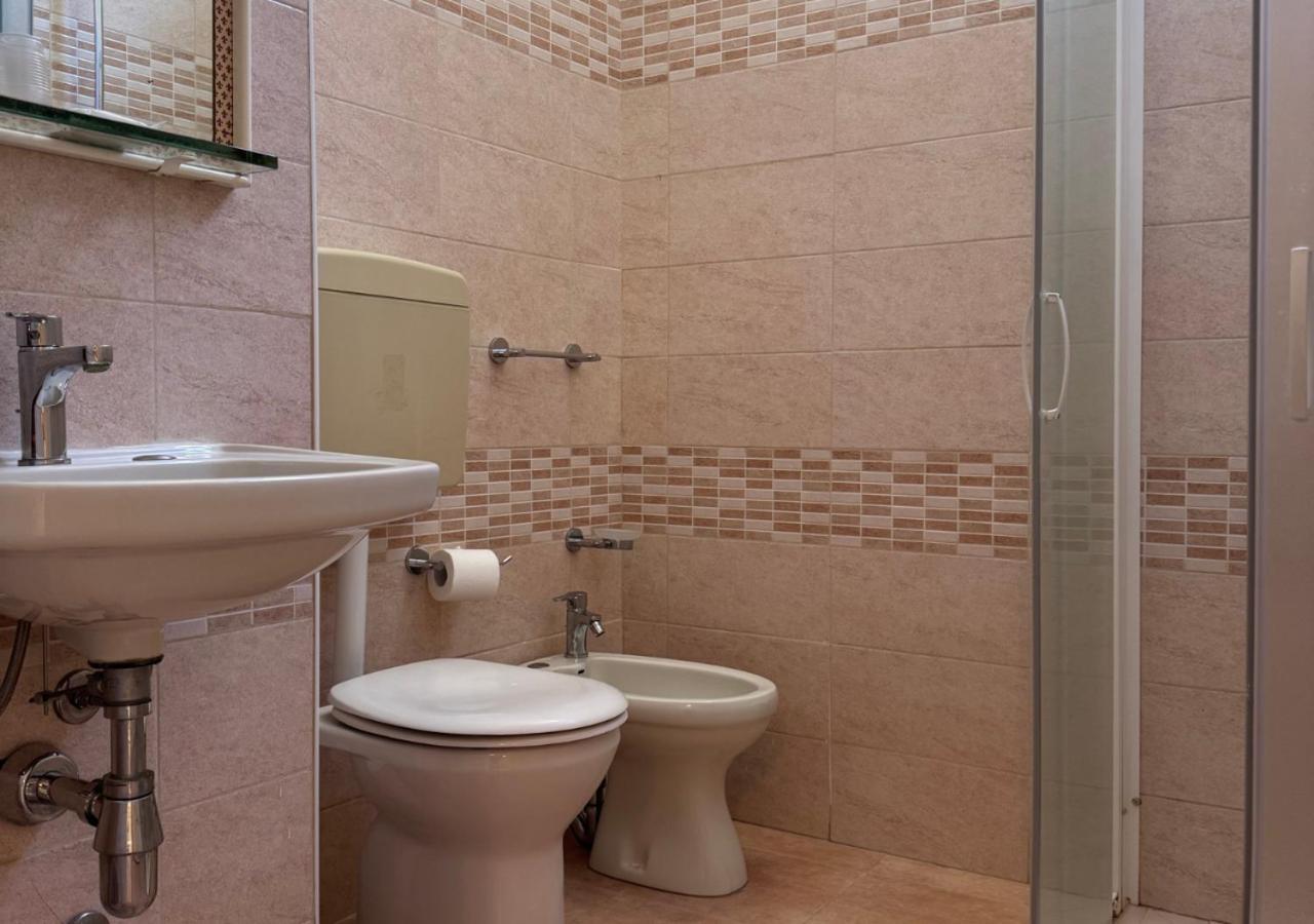 Hotel Riviera Nuova Gestione Католика Екстериор снимка